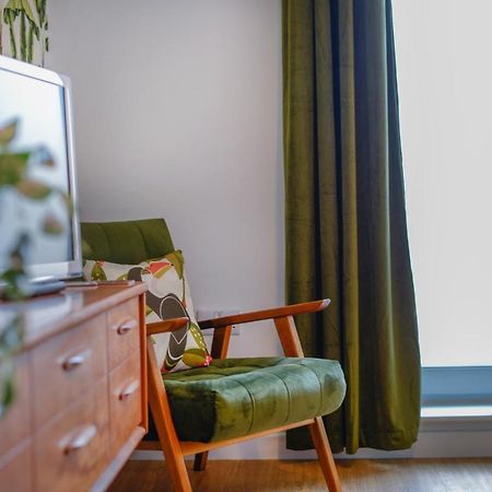 Apartment Two - Private Car Park, Comfortable And Well Equipped - By Ocean City Retreats พลีมัธ ภายนอก รูปภาพ