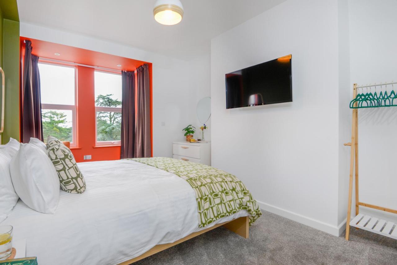 Apartment Two - Private Car Park, Comfortable And Well Equipped - By Ocean City Retreats พลีมัธ ภายนอก รูปภาพ